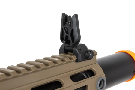 Pistolet maszynowy ASG Specna Arms SA-FX02 FLEX™ HAL ETU Half-Tan z pomarańczowym urządzeniem wylotowym