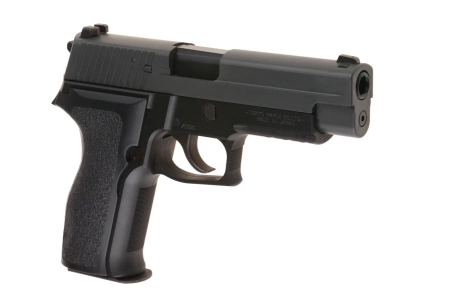 Replika pistoletu E2