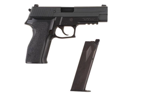 Replika pistoletu E2