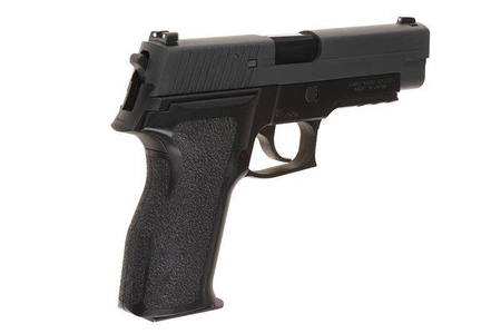 Replika pistoletu E2