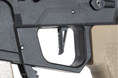 Pistolet maszynowy ASG Specna Arms SA-FX02 FLEX™ HAL ETU Half-Tan z pomarańczowym urządzeniem wylotowym