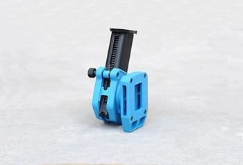 Wielopozycyjna, szybka ładownica na magazynek pistoletowy - niebieska