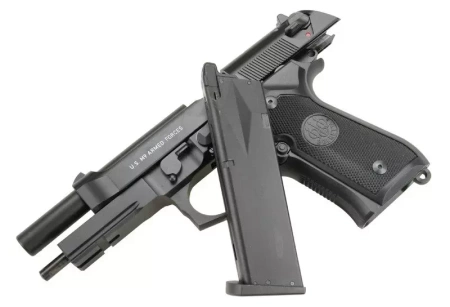 Replika pistoletu typu BERETTA M9 BlowBack GGB